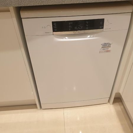 London Luxury 3 Bedroom 2 Bathrooms Flat 1 Min To Redbridge Station Free Parking & Wifi Wanstead Exterior foto